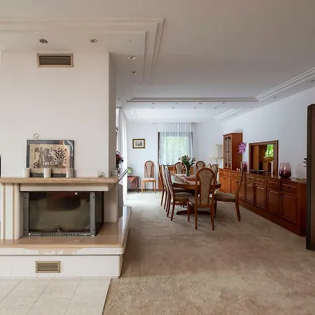 Schlosschen In Einem Vorort Von Wien Prázdninový dům Gablitz